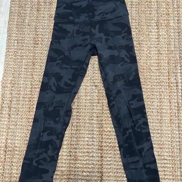 Lululemon Align leggings -21” in Black Camo - Picture 2 of 5